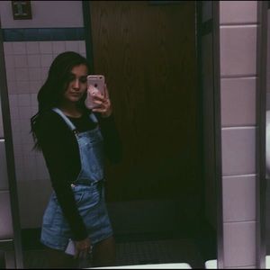 Overall light washed denim skirt